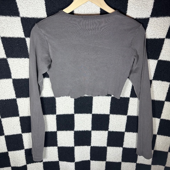 Brandy Melville Gray Striped Knit Long Sleeve Micro Cropped Top Size S - Picture 4 of 4